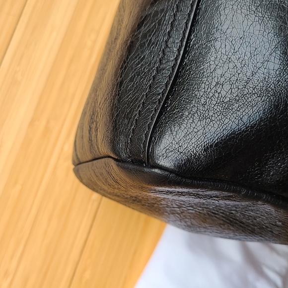 TRADED * Givenchy Crackled Patent 4G Small Pandora Black - Picture 5 of 13